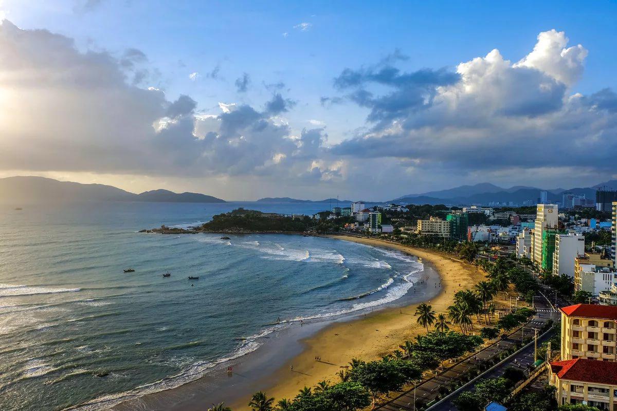 Какое море омывает Вьетнам