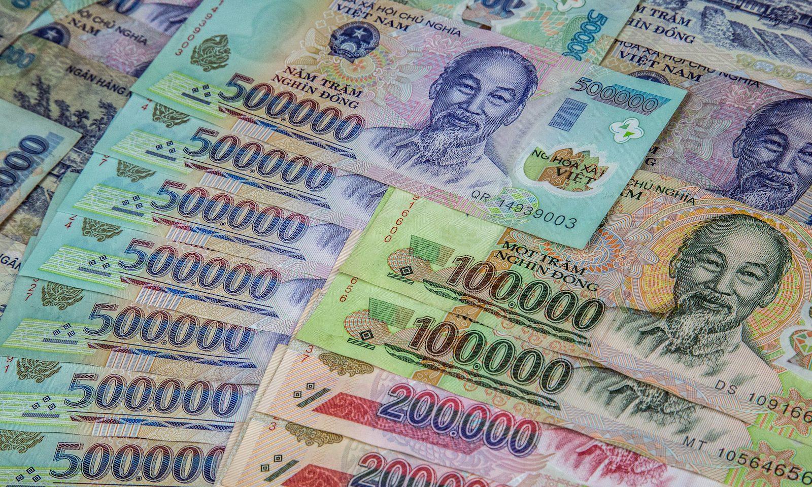 Какую валюту брать с собой во Вьетнам