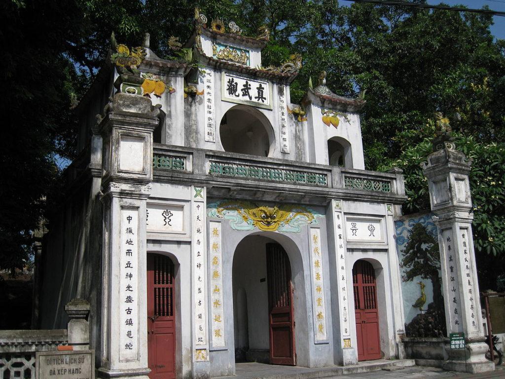 На фото Храм Куан Тхань