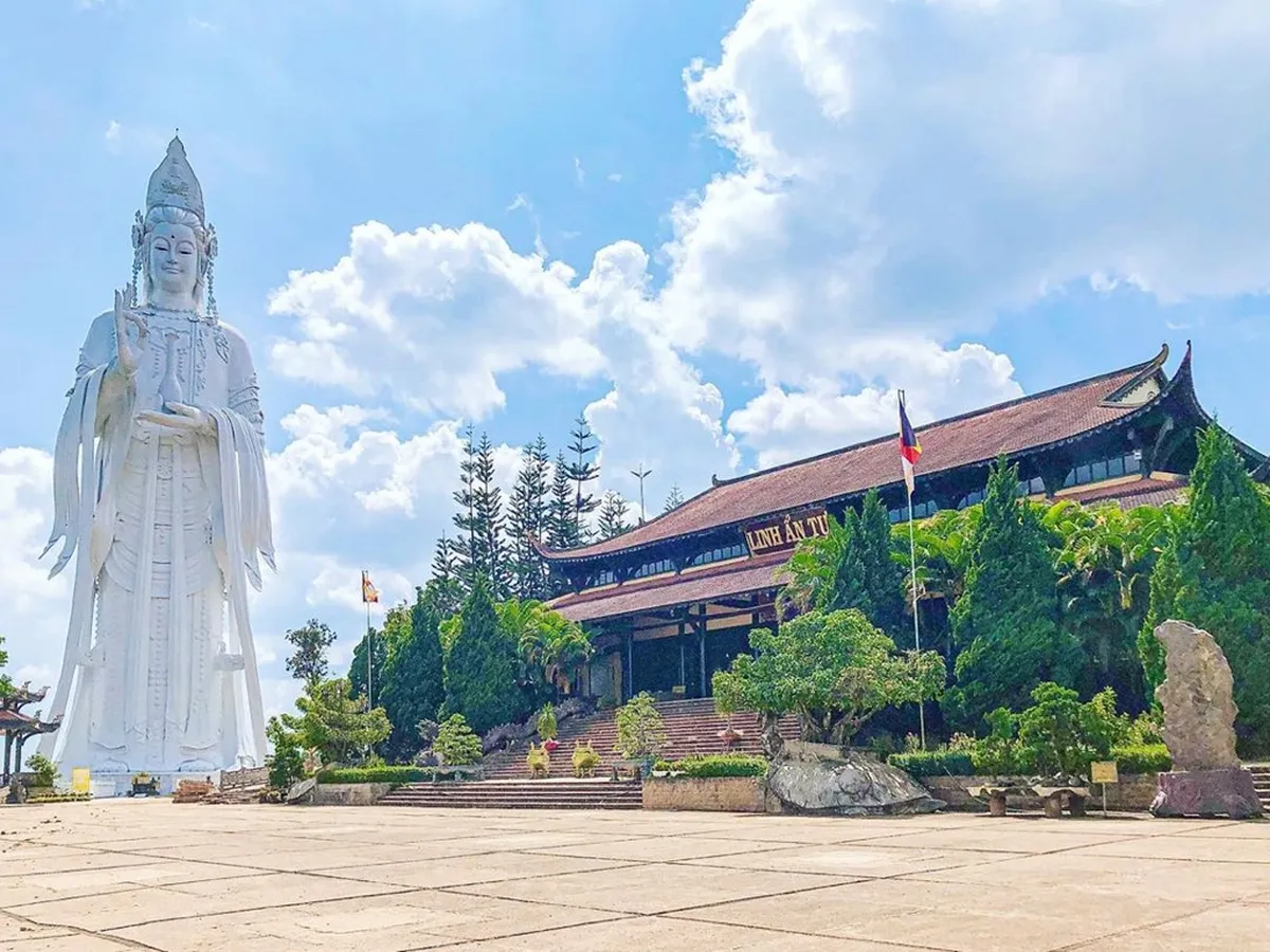 Пагода Триан (Chua Linh Quy Phap An)